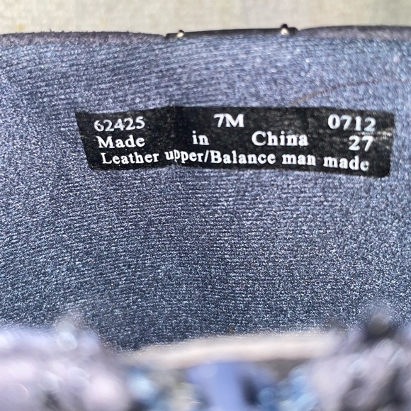 Women’s: Clarks Zip Up leather boots (Size: 7 Medium Width) - Picture 5 of 7